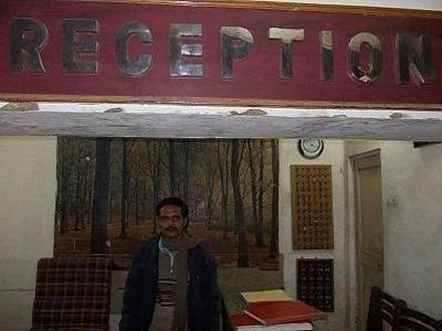 Hotel Raj Deluxe Аллахабад Экстерьер фото